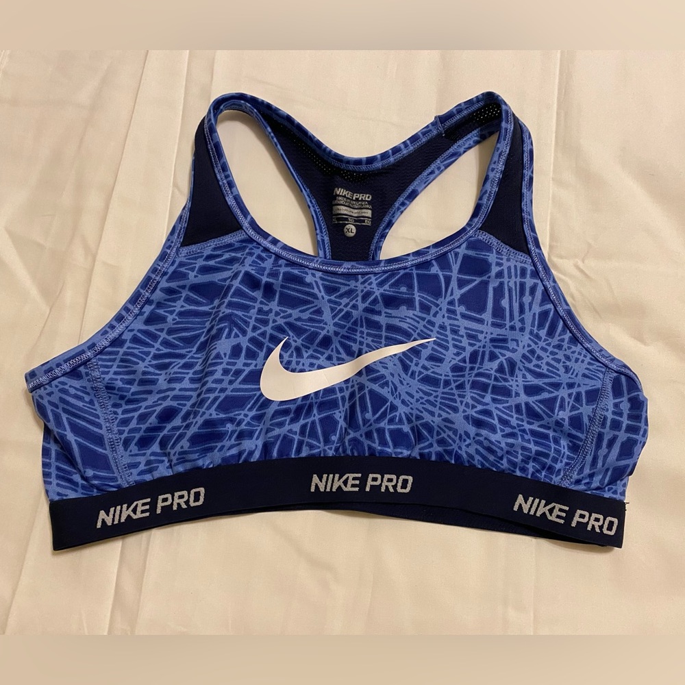 NIKE PRO GIRLS Sports Bra (Size Girls XL)